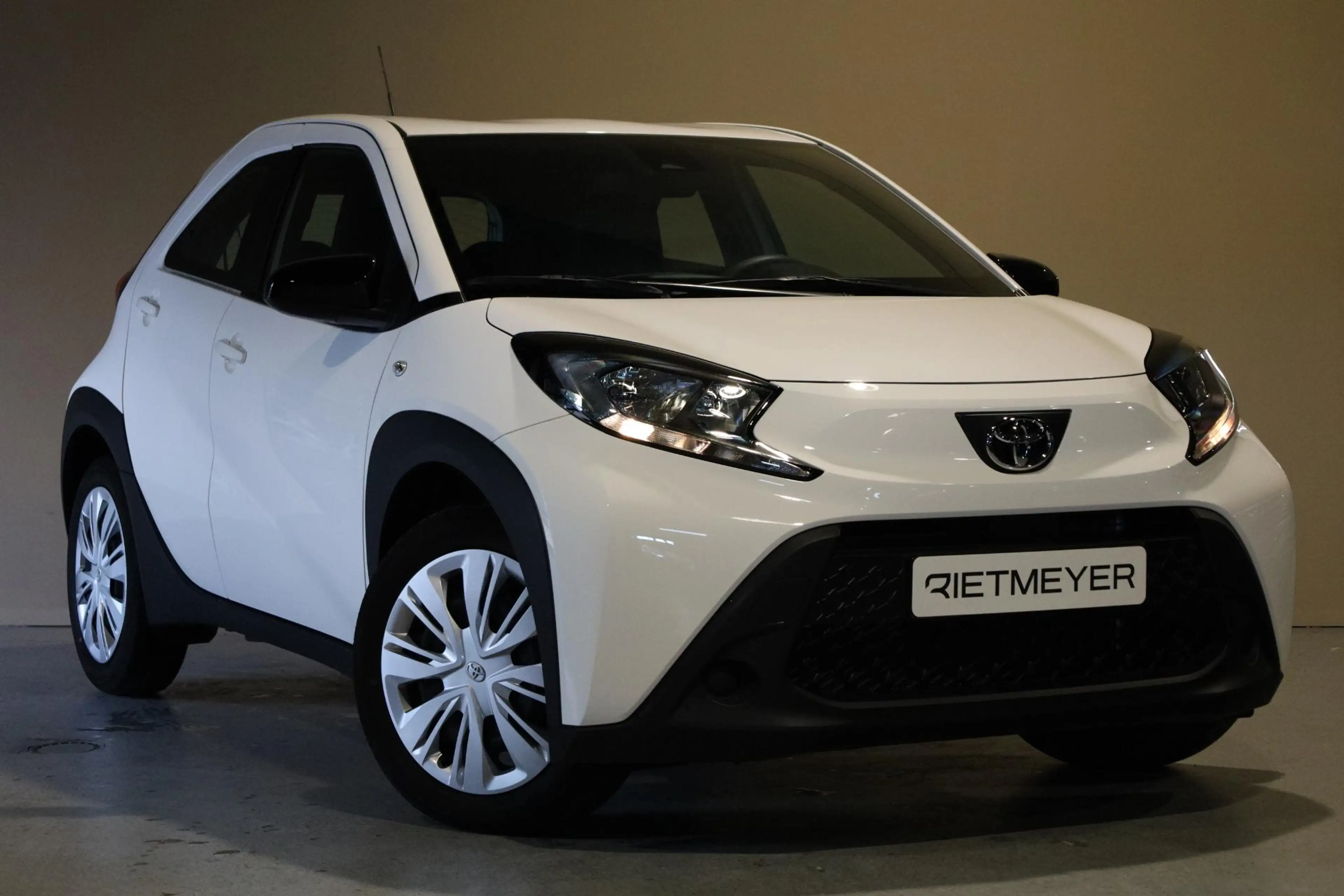 Toyota Aygo X 1.0 VVT-i S-CVT Play — photo 5