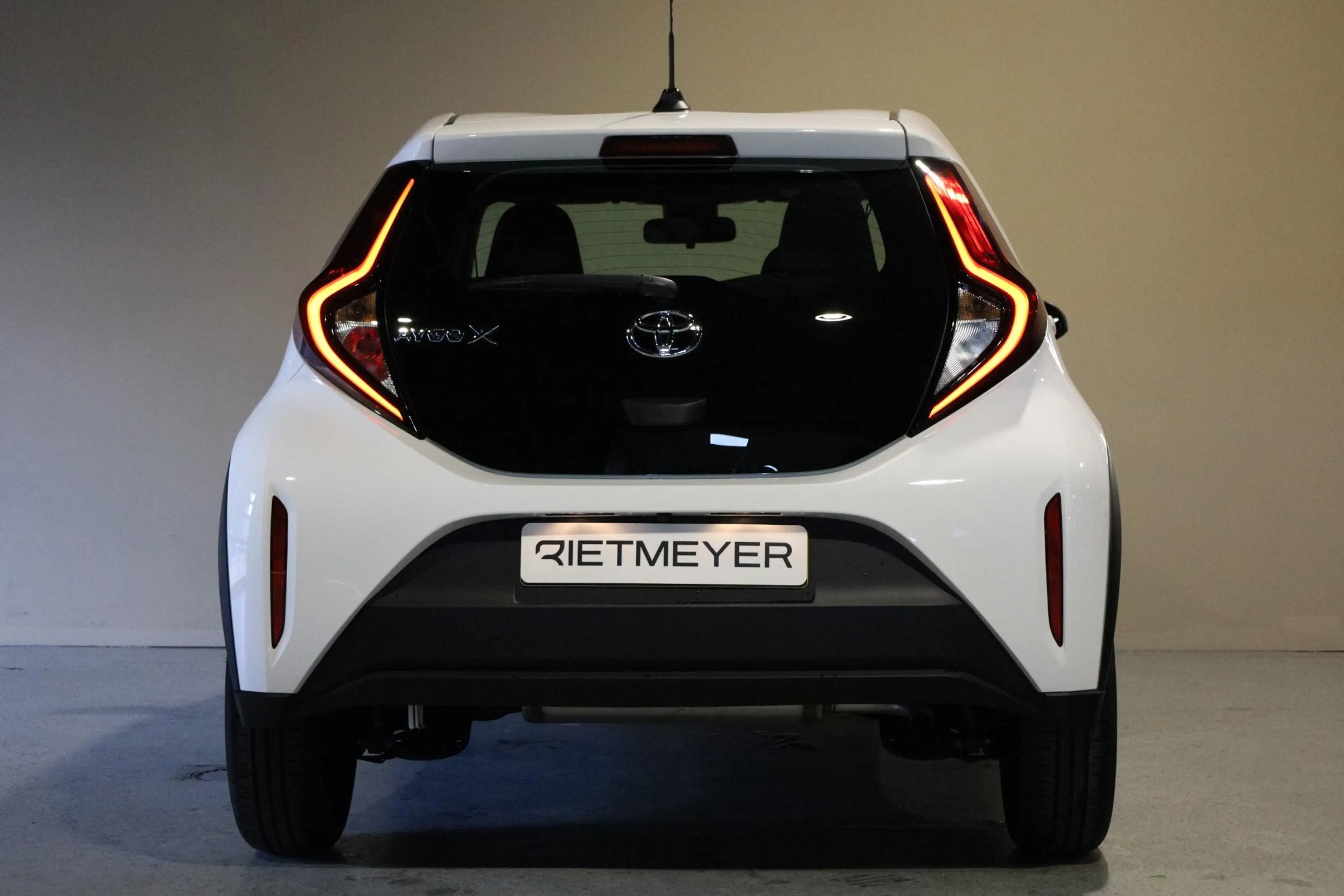Toyota Aygo X 1.0 VVT-i S-CVT Play — photo 7