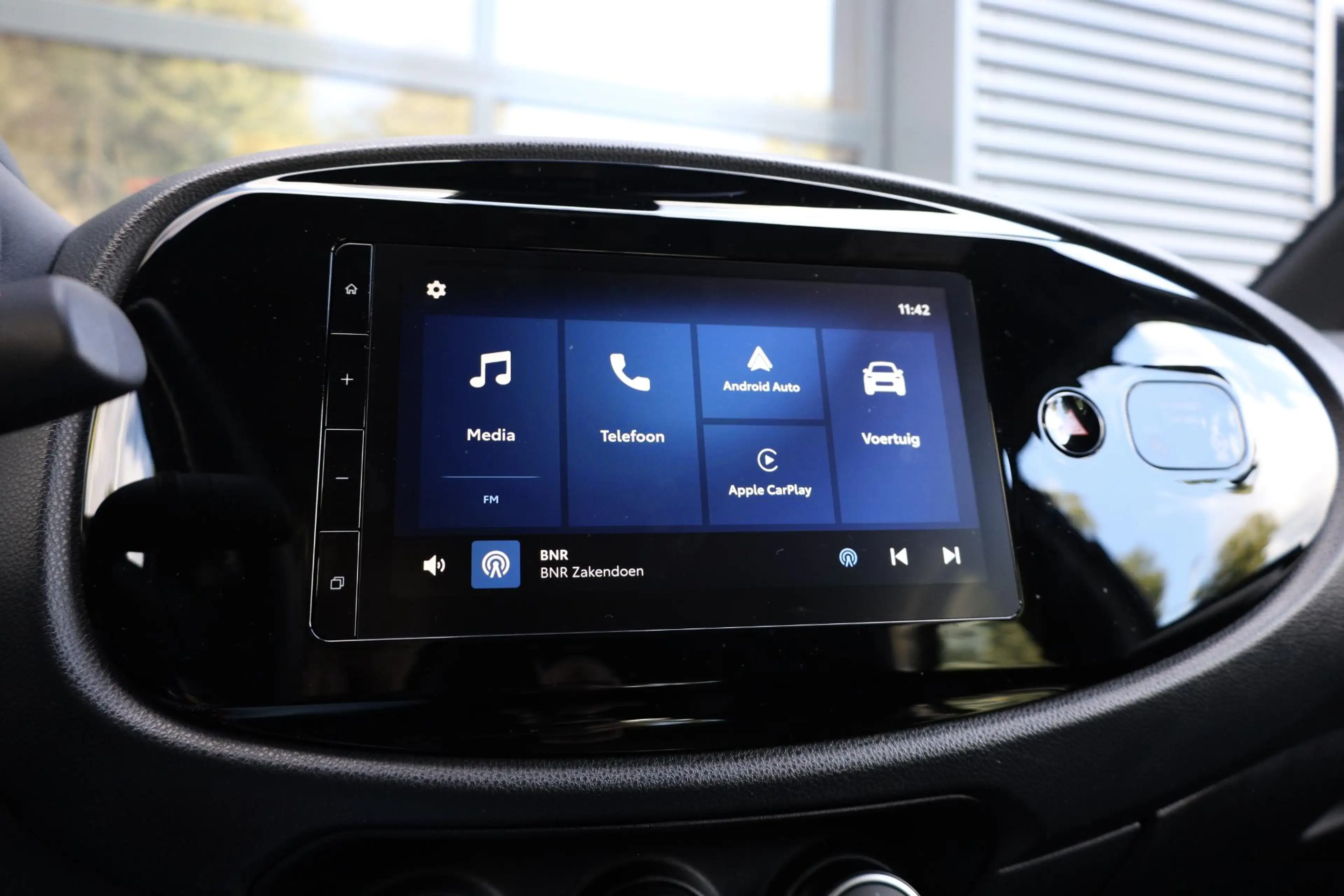 Toyota Aygo X 1.0 VVT-i S-CVT Play — photo 12
