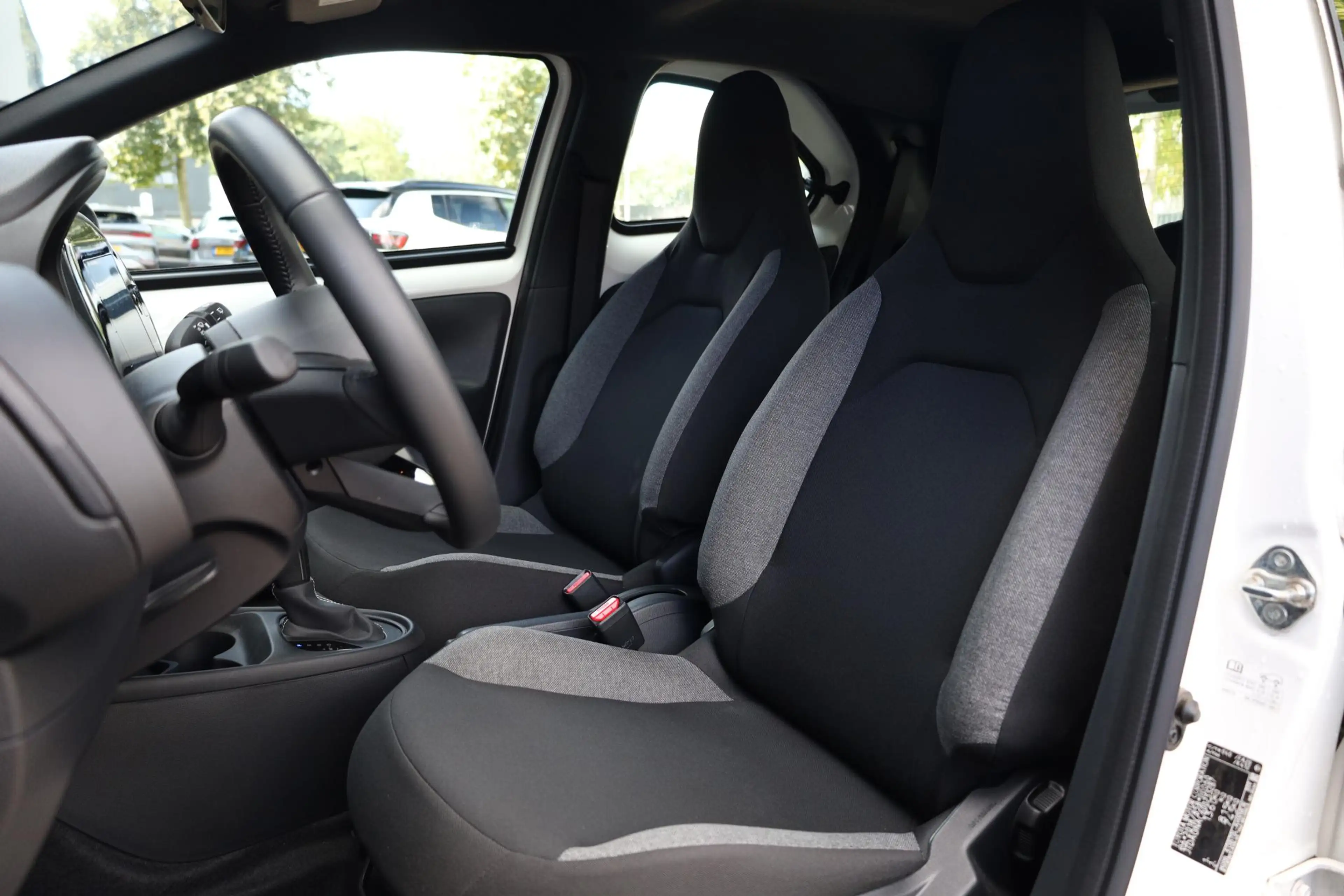 Toyota Aygo X 1.0 VVT-i S-CVT Play — photo 19