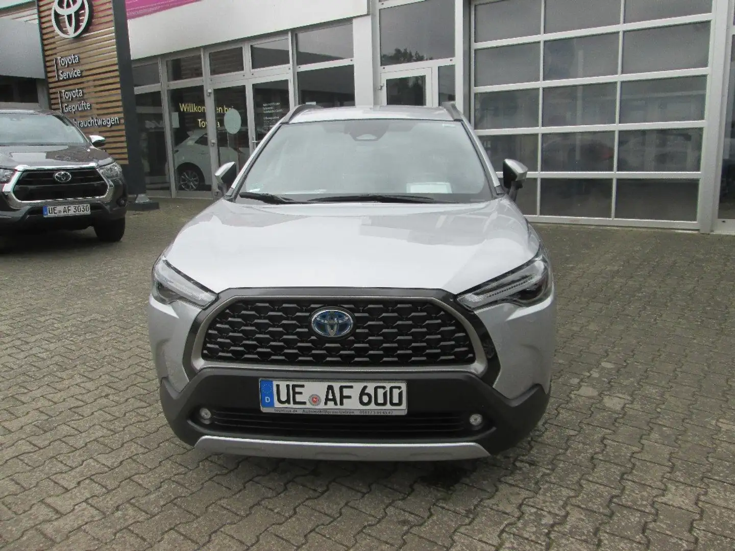 Toyota Corolla Cross Hybrid 2.0 VVT-i Team Deutschland Silber - 2