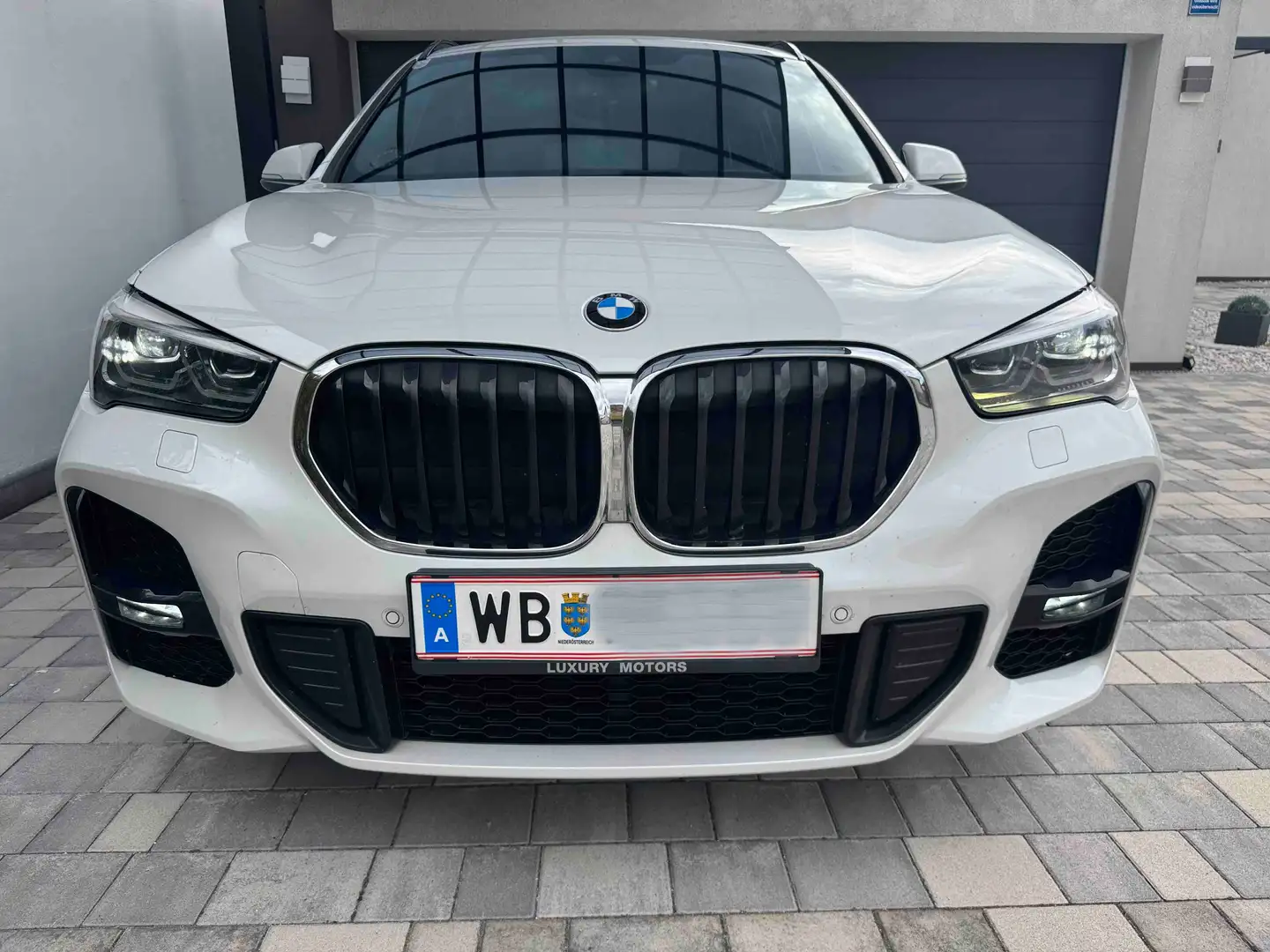 BMW X1 xDrive25e M Sport – Plug-in Hybrid – Top-Auto! Weiß - 2