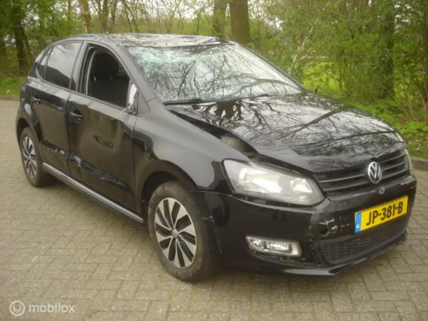 Volkswagen Polo 1.0 BlueMotion Airco - Cruise. Schade rondom Zwart - 1