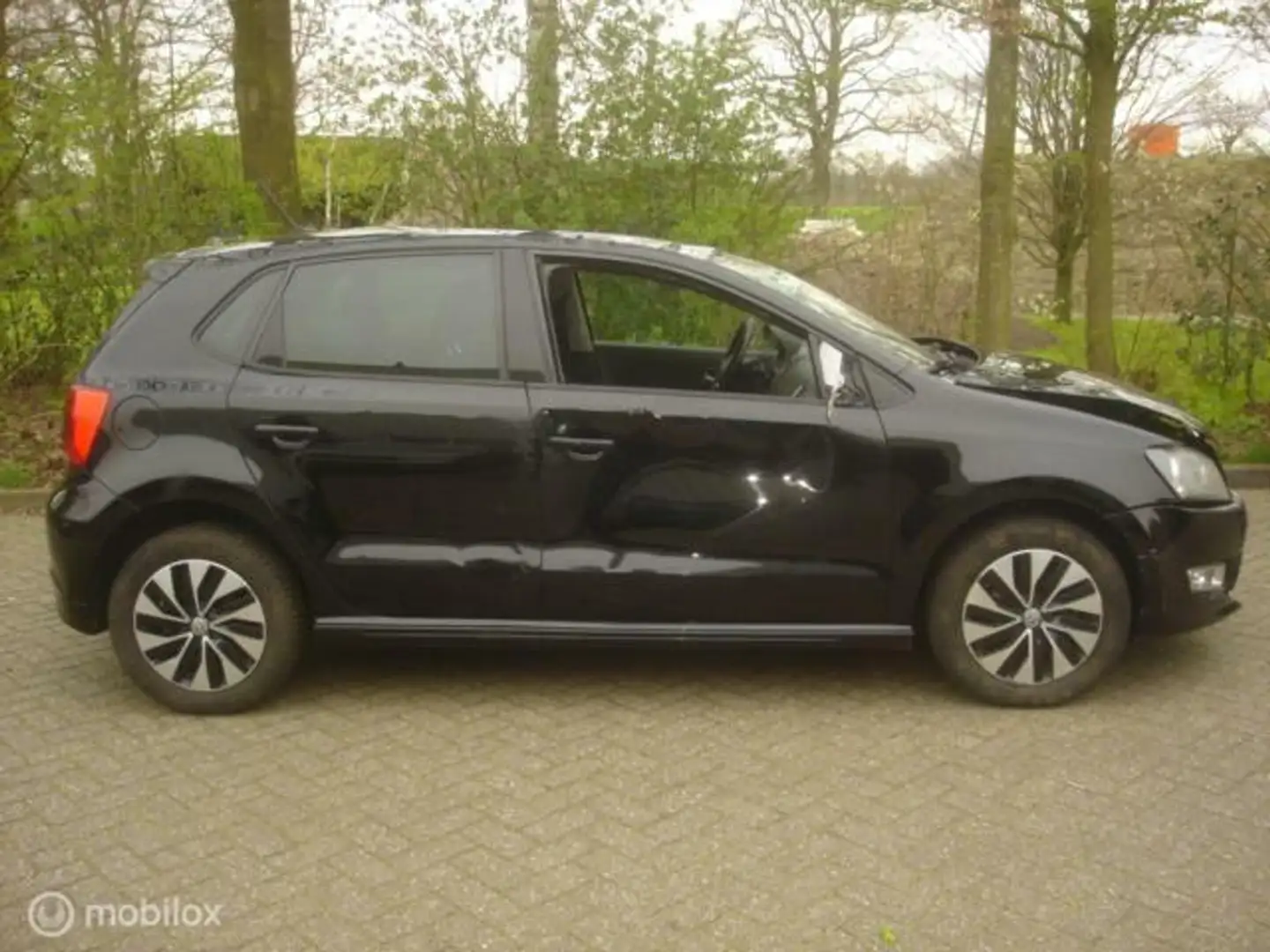 Volkswagen Polo 1.0 BlueMotion Airco - Cruise. Schade rondom Zwart - 2