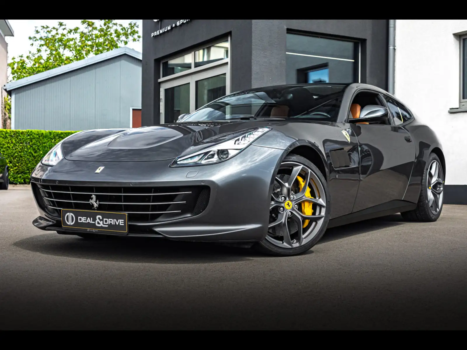 Ferrari V8 T 3.9°LIFT°PANO°CARPLAY°DISP°ATELIER°CARBON