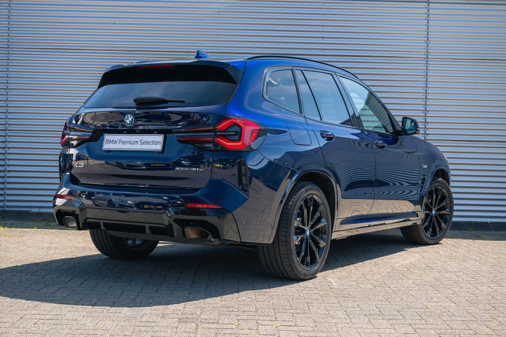 BMW X3 xDrive30e High Executive M Sport Automaat / Panora Blauw - 2