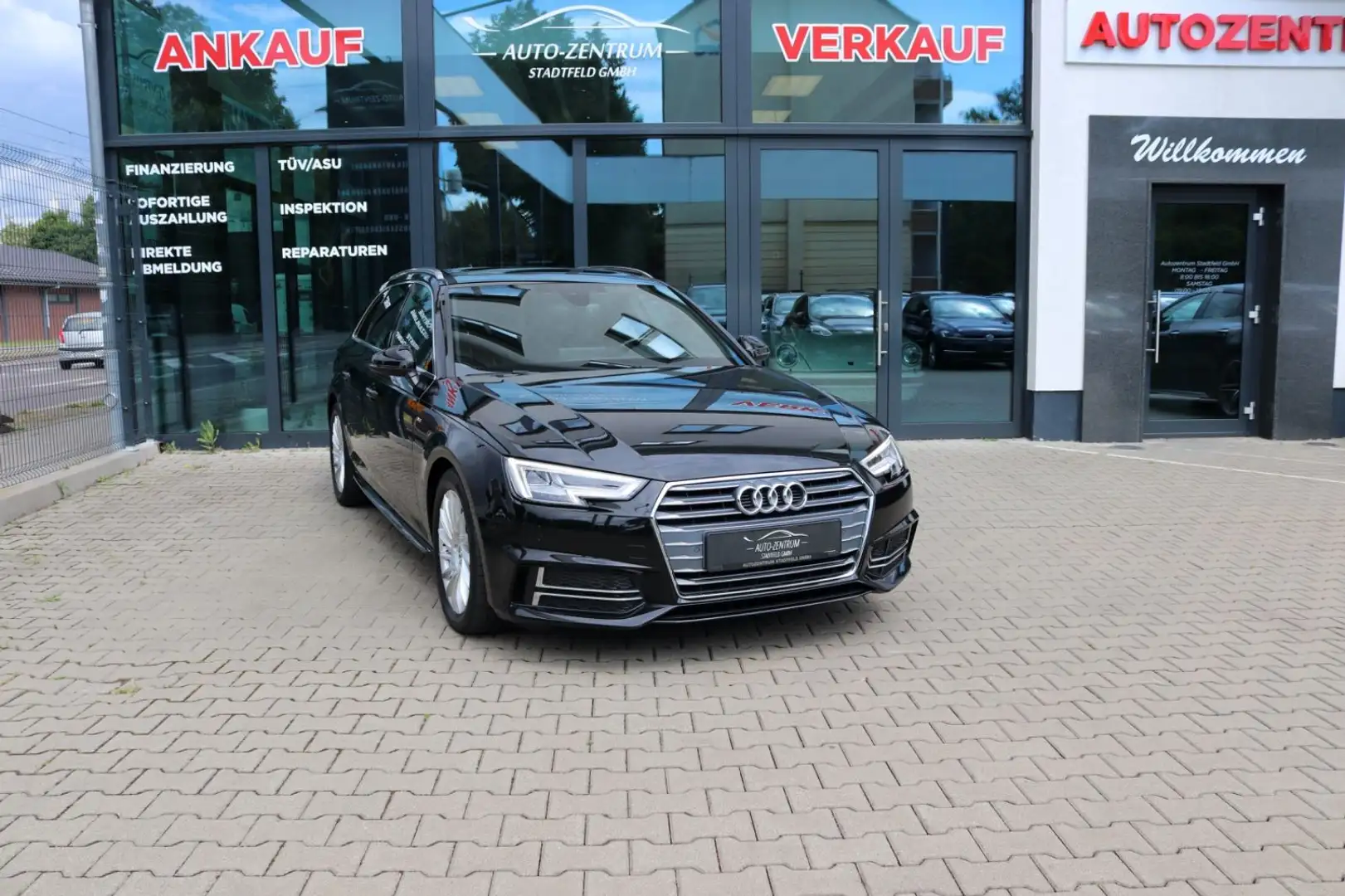 Audi A4 Avant S-Line Pano Navi Alcantara DSP Virtual Zwart - 1