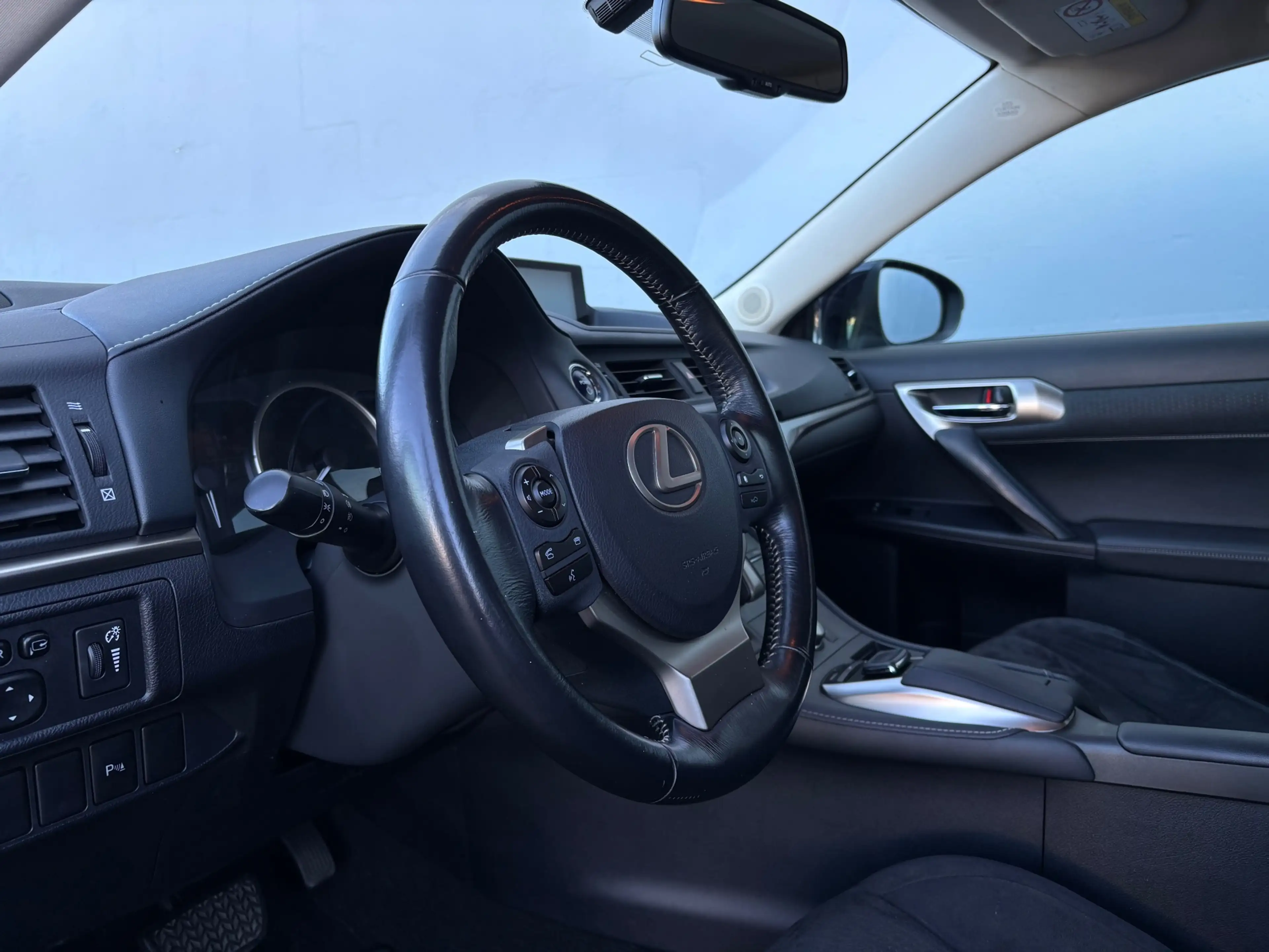 Lexus CT 200h Business Line - Navigatie - Camera — photo 9