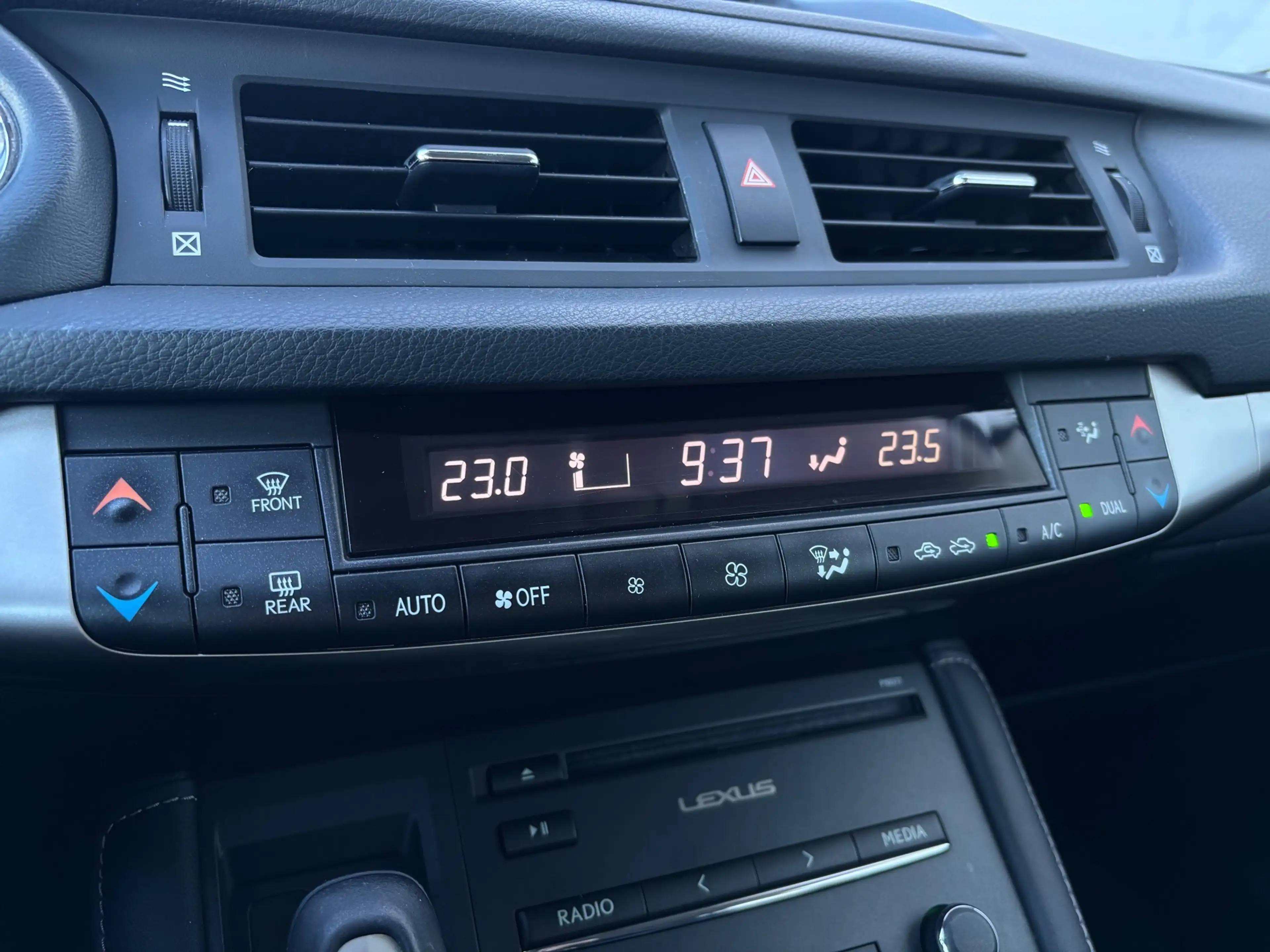 Lexus CT 200h Business Line - Navigatie - Camera — photo 14
