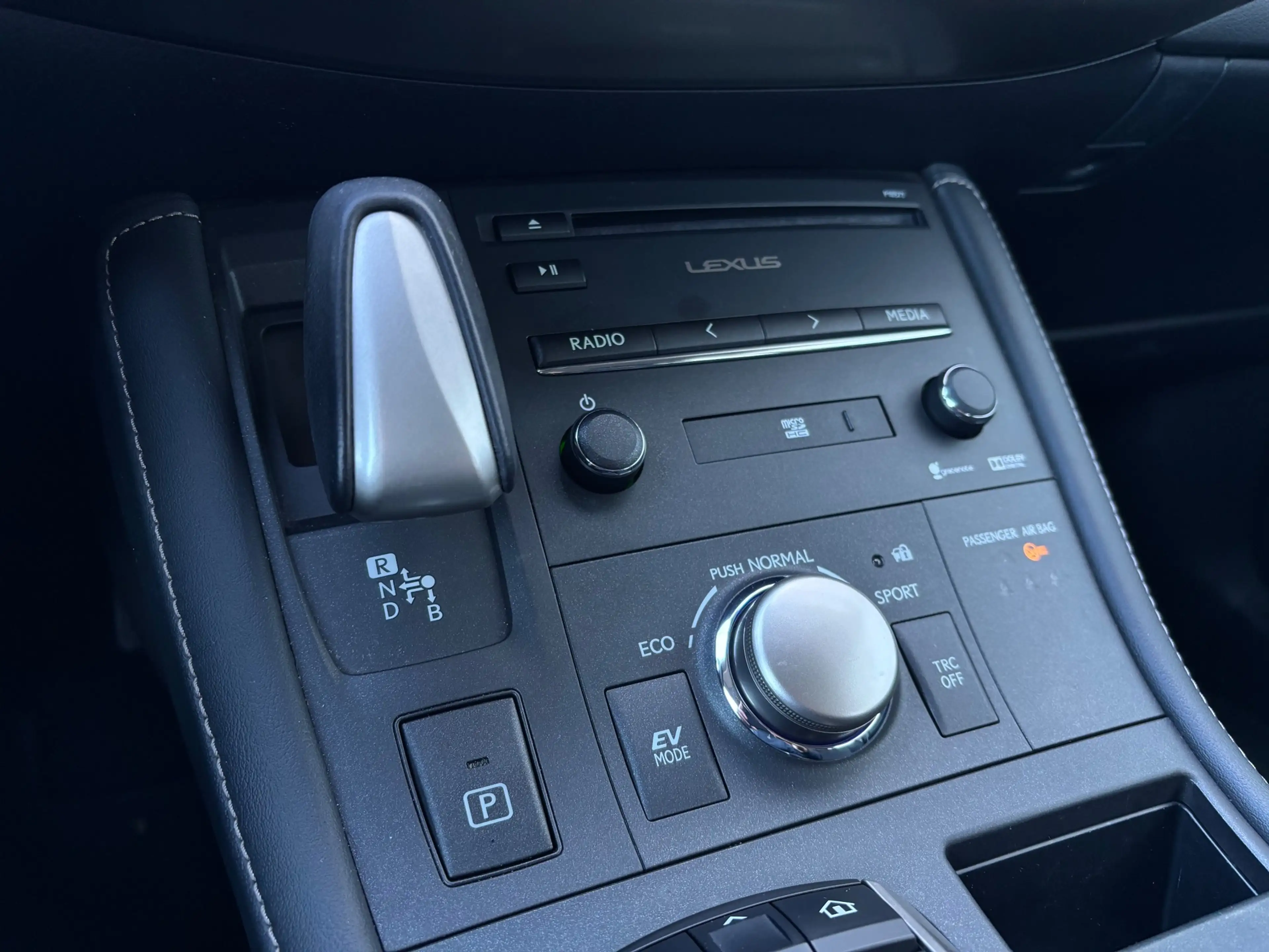 Lexus CT 200h Business Line - Navigatie - Camera — photo 15