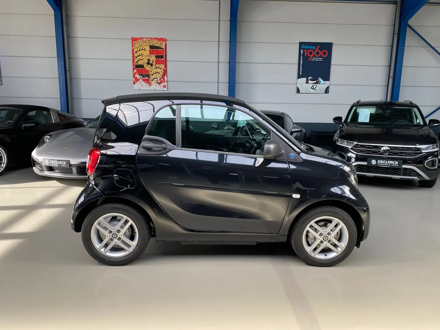 smart forTwo Coupé EQ 17.6 kWh Essential Zwart - 2