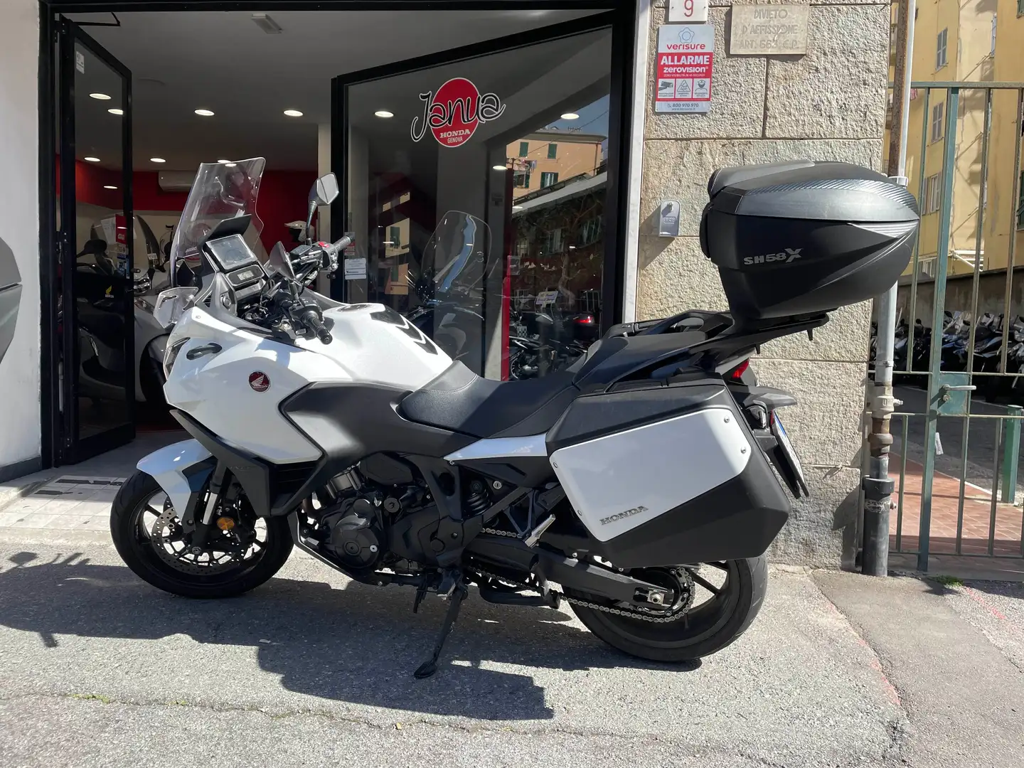 Honda NT 1100 dct Bianco - 1
