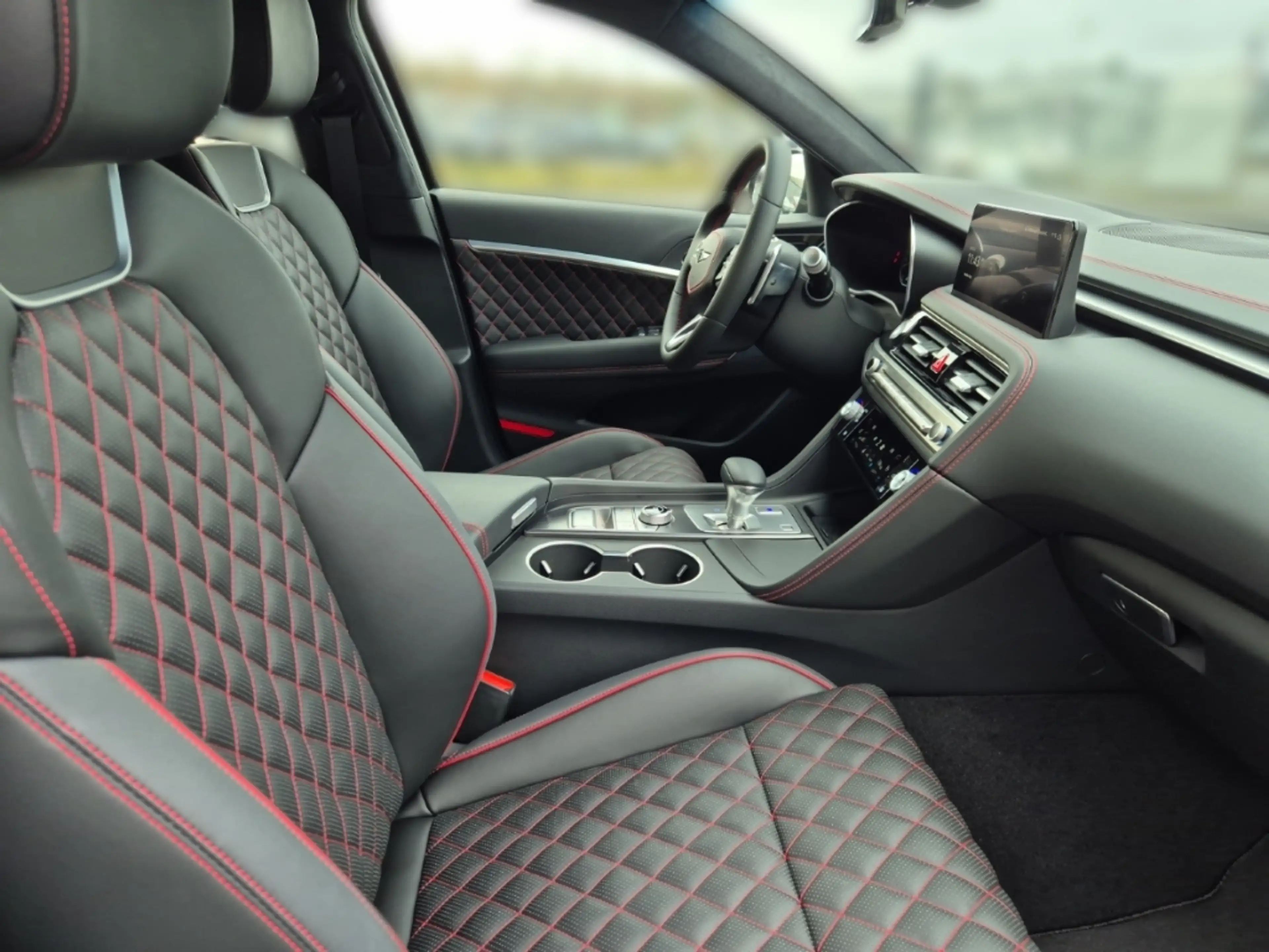 Genesis G70 Sport 4WD — photo 15