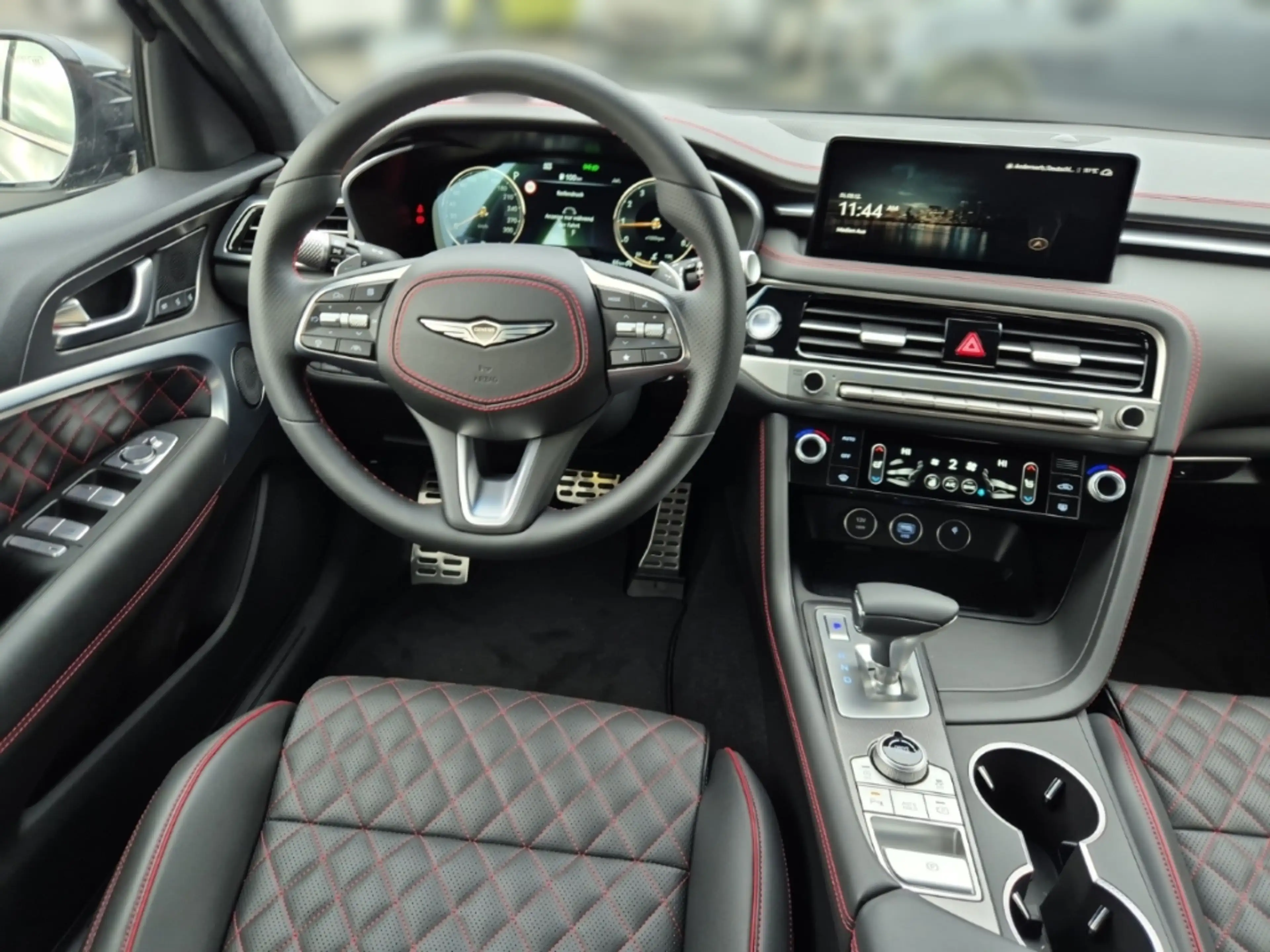 Genesis G70 Sport 4WD — photo 11