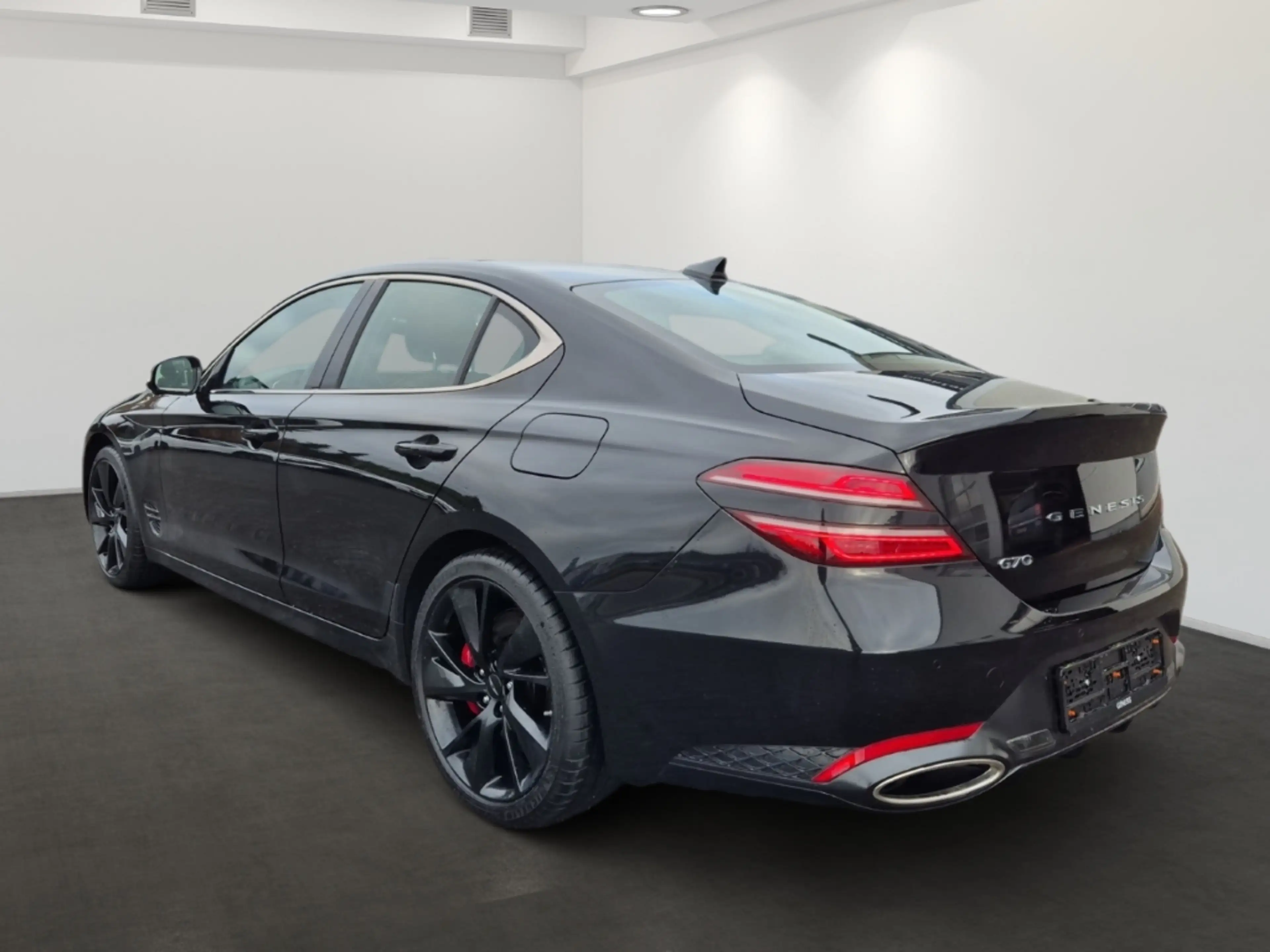 Genesis G70 Sport 4WD — photo 5