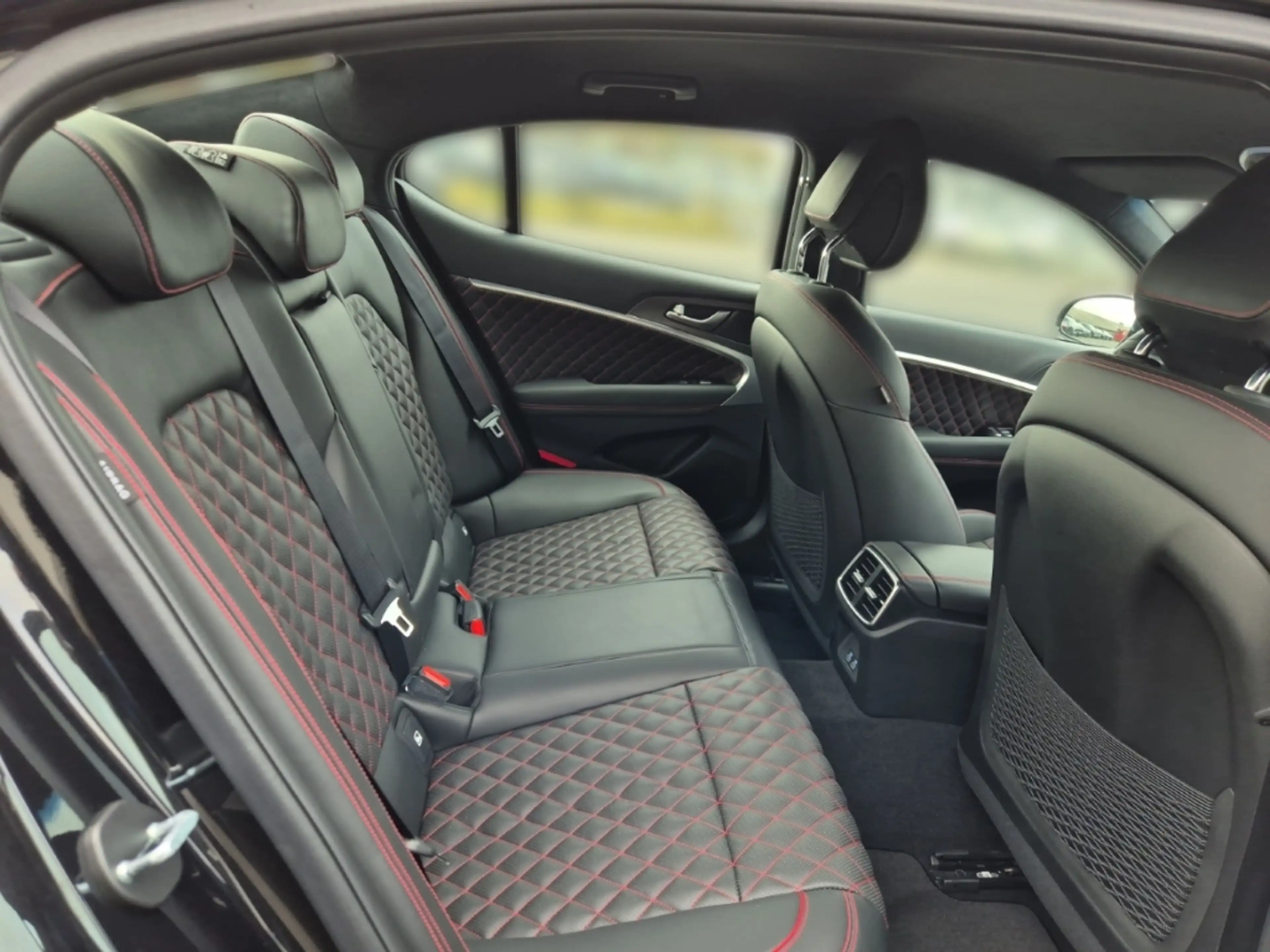 Genesis G70 Sport 4WD — photo 14