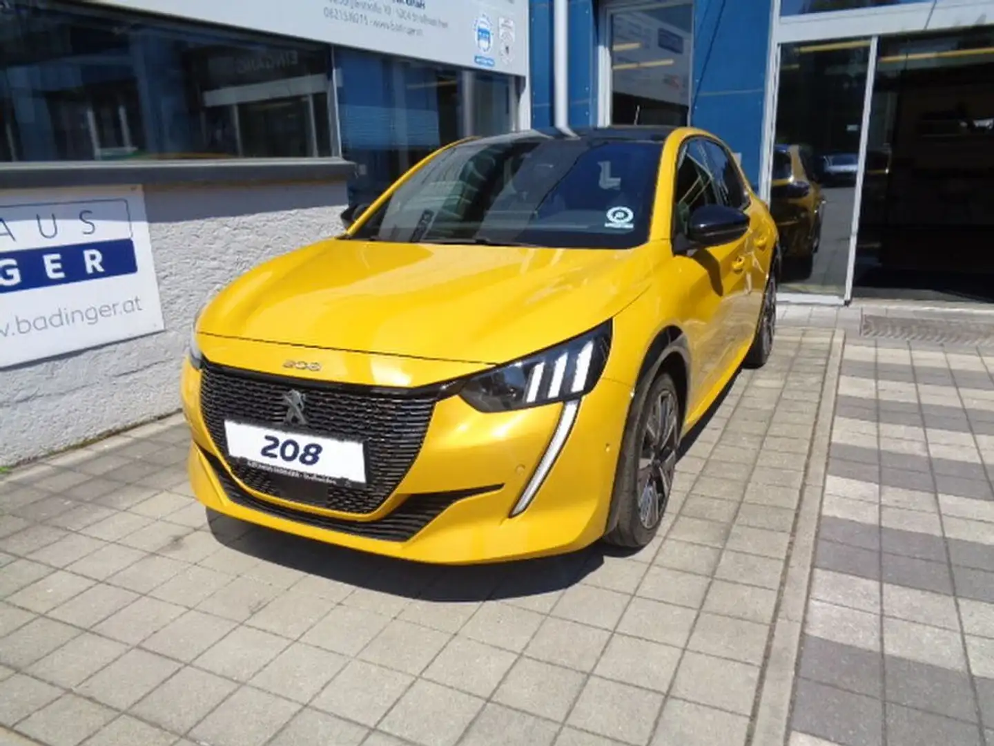 Peugeot 208 GT Line PT100 EAT8  Automatik Jaune - 2