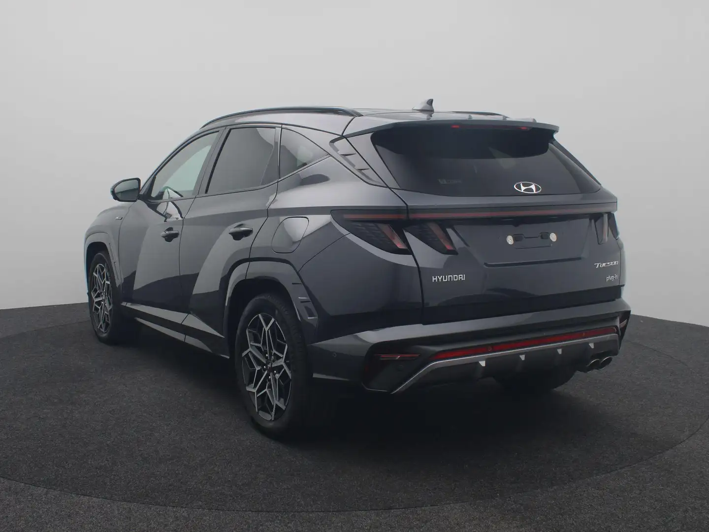 Hyundai TUCSON 1.6 T-GDI PHEV N-Line 4WD Automaat | Navigatie | A Grijs - 2