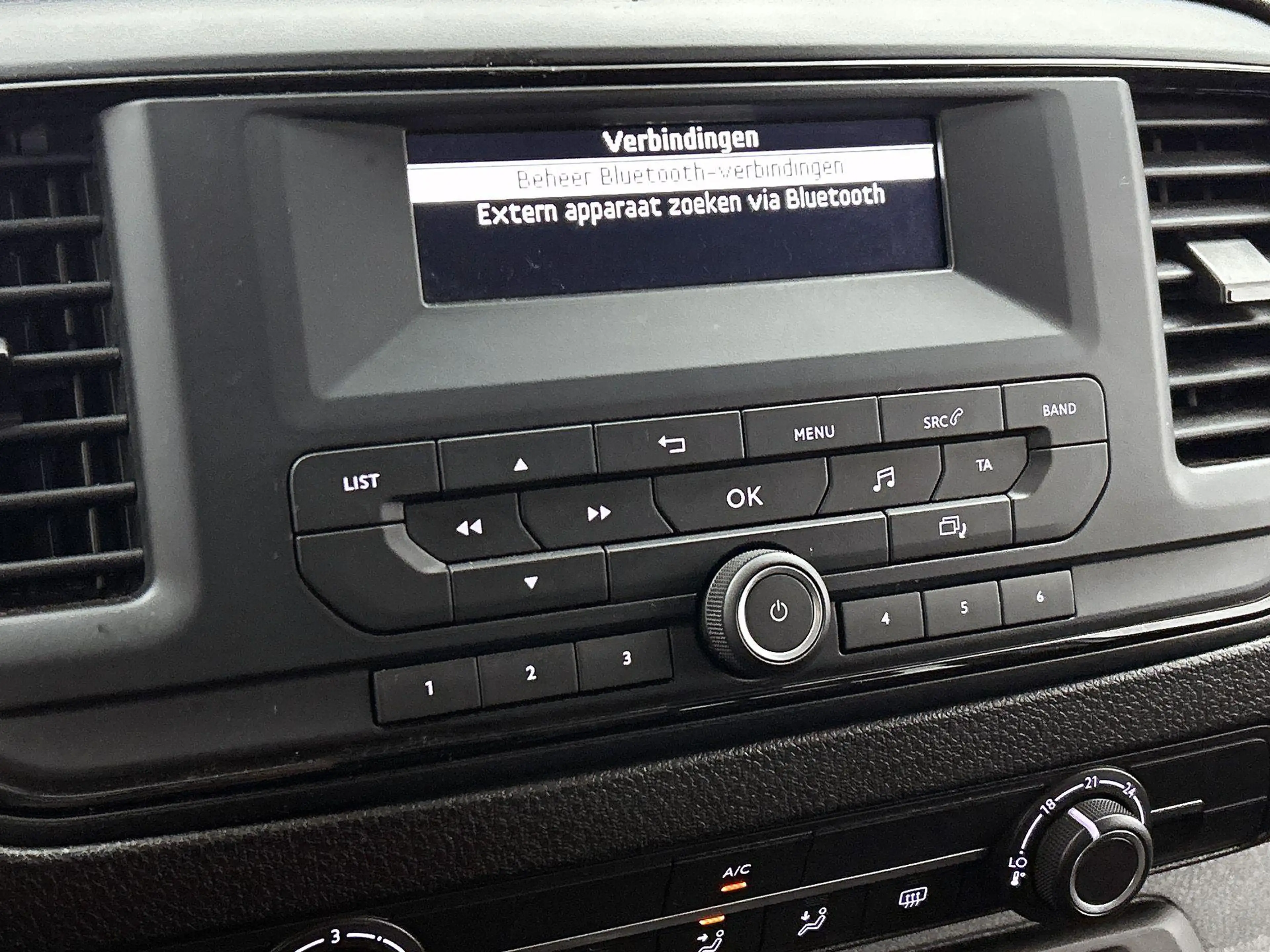 Opel Vivaro-e Combi L2H1 75 kWh Taxi voorbereid(type goedkeuring — photo 15