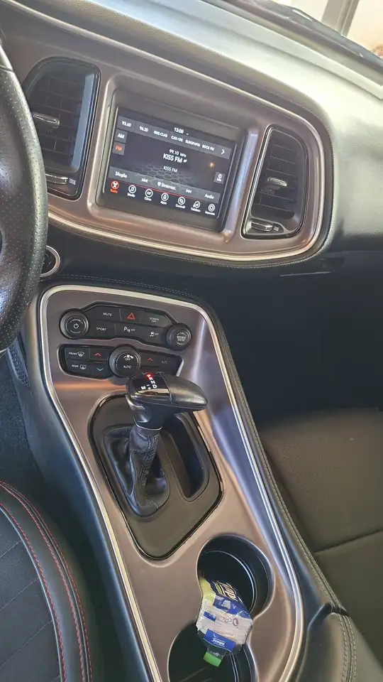 Dodge Challenger 2021 — фото 9