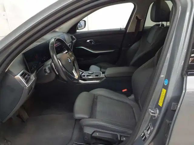 BMW 3 Series view 7