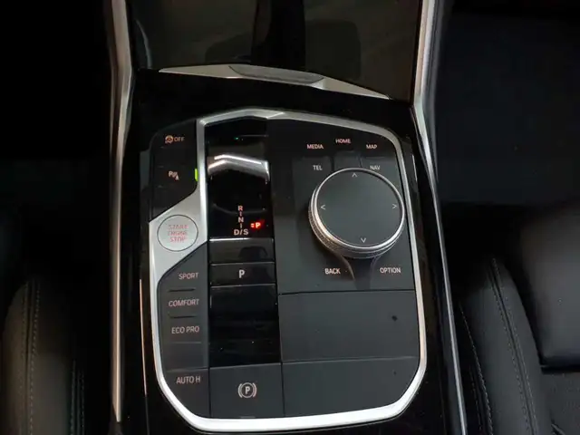 BMW 3 Series view 10