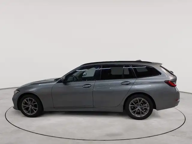 BMW 3 Series view 6