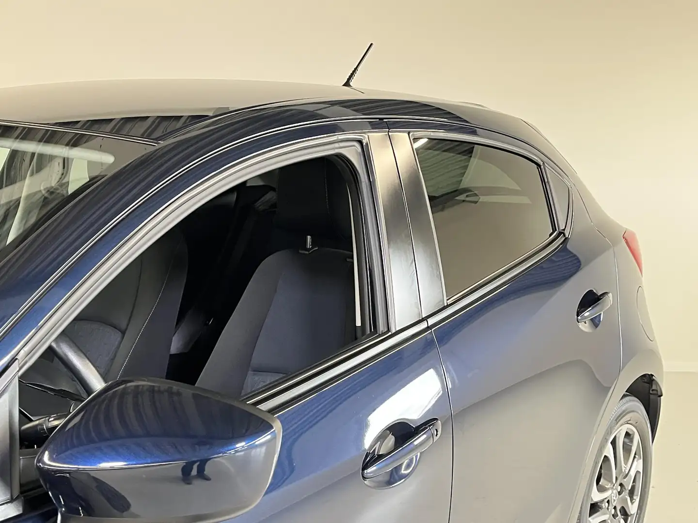 Mazda 2 1.5 Skyactiv-G Skylease GT Blauw - 2