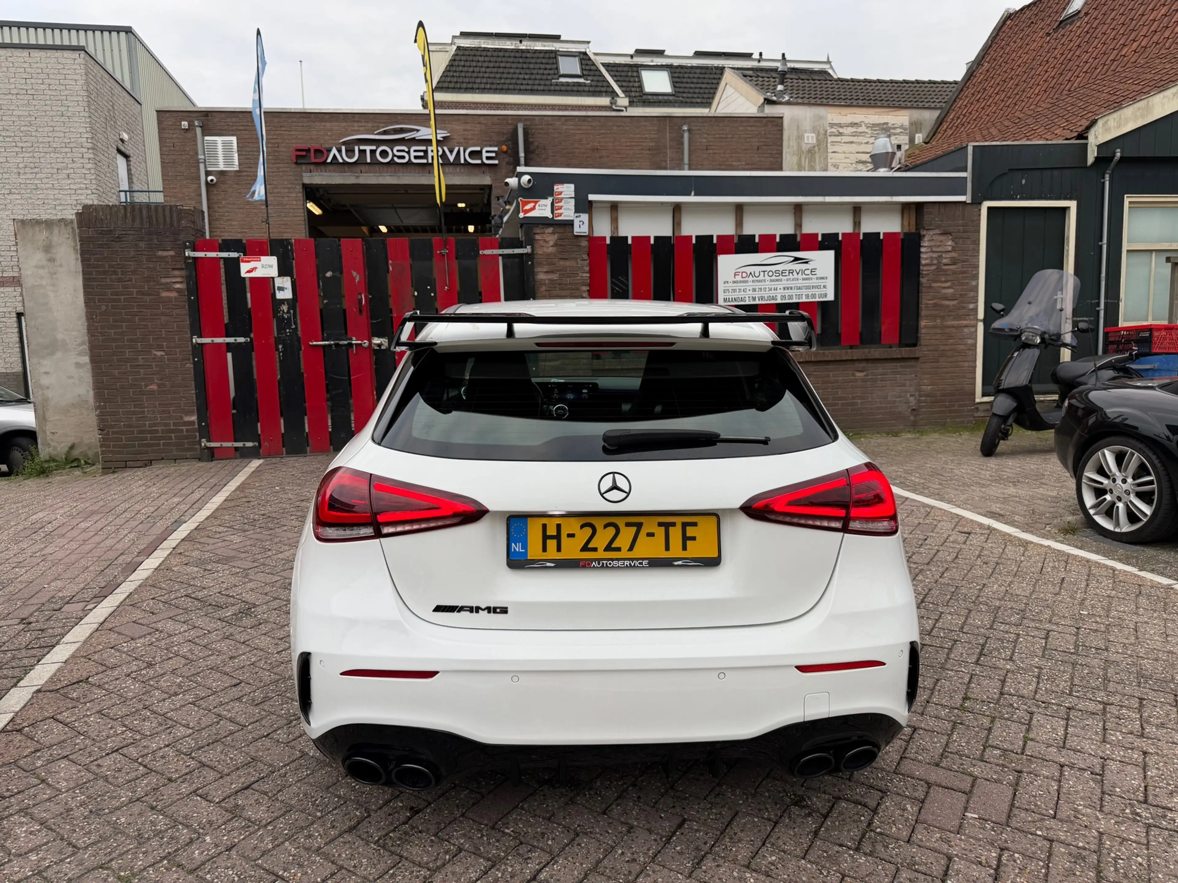 Mercedes-Benz A 220 Premium Plus — photo 13