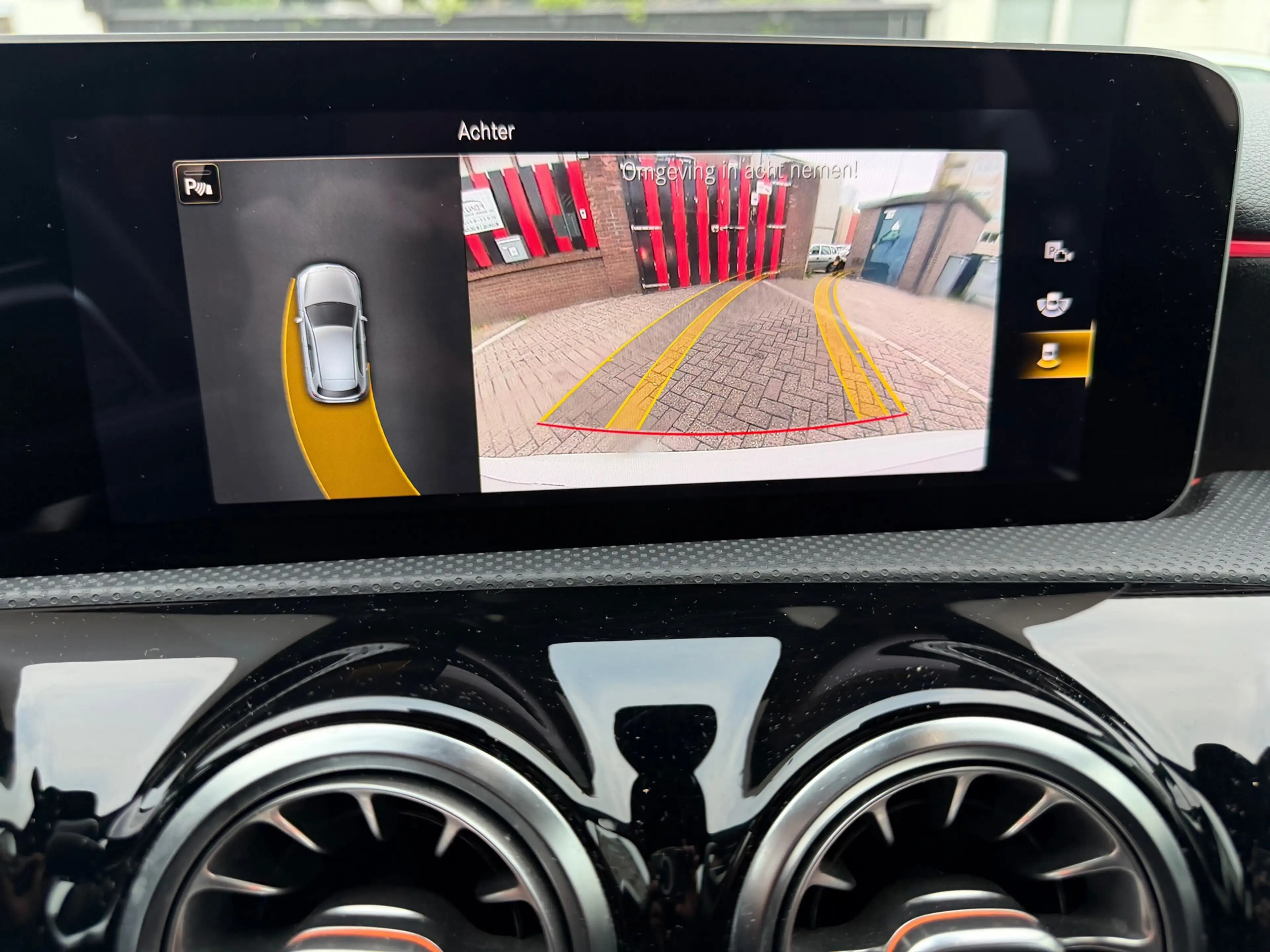 Mercedes-Benz A 220 Premium Plus — photo 11