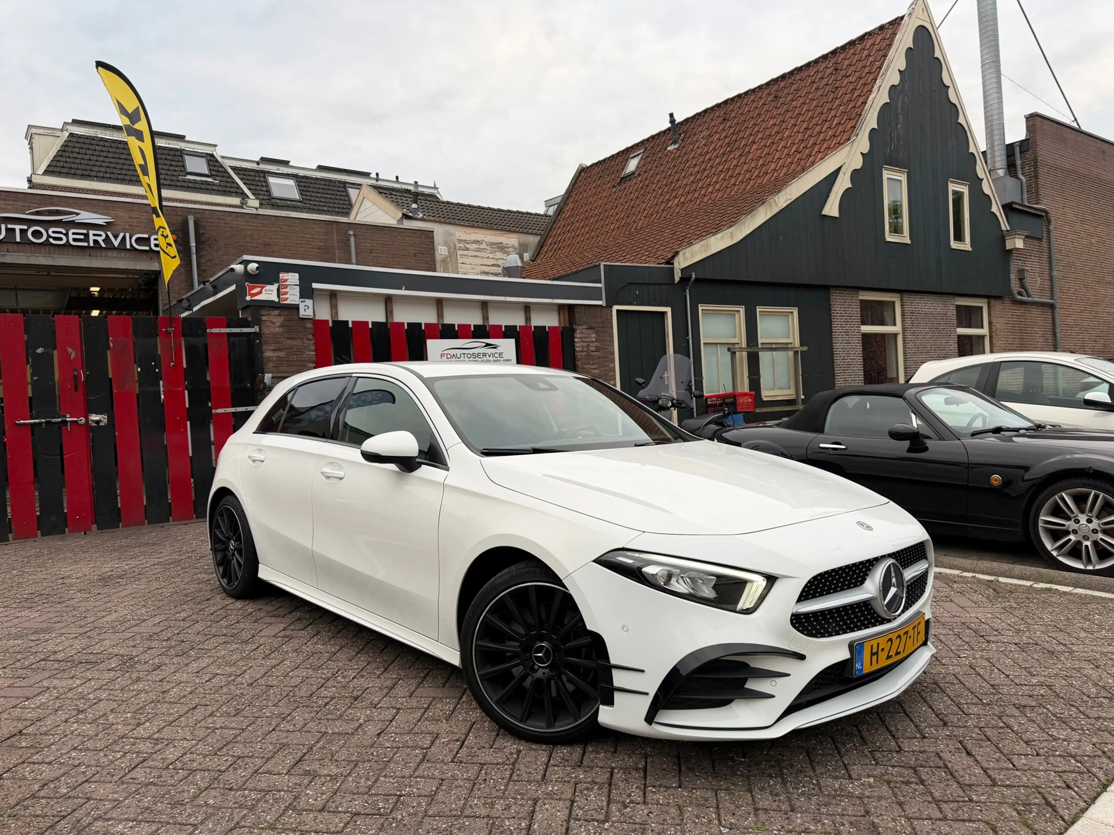Mercedes-Benz A 220 Premium Plus — photo 4