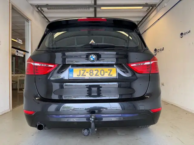 BMW 2 Series view 8