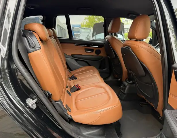 BMW 2 Series view 13