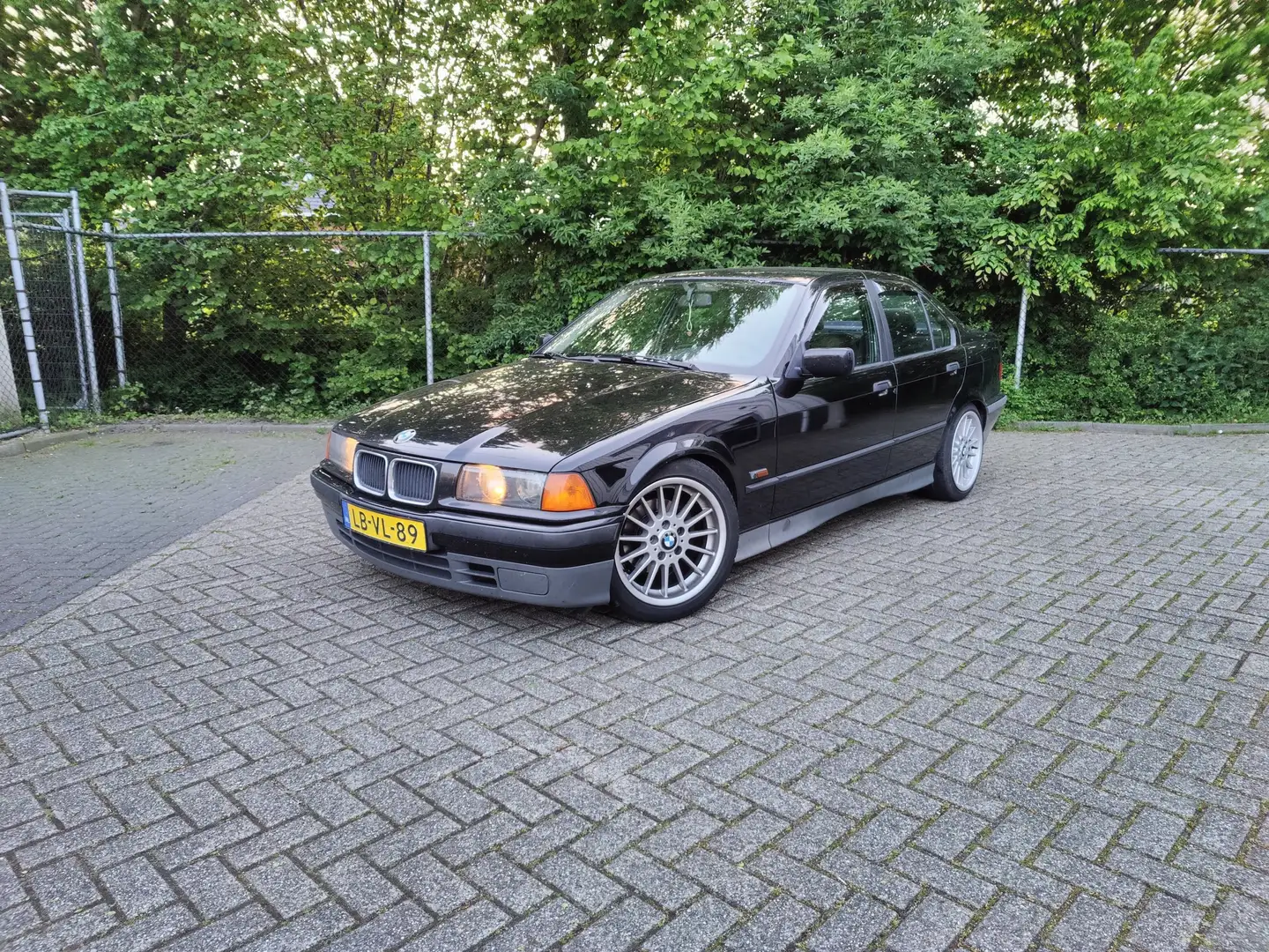BMW 316 i Nero - 1