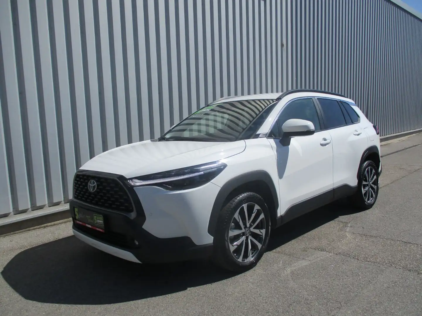 Toyota Corolla Cross 1.8 Hybrid Active Drive 2WD Weiß - 2