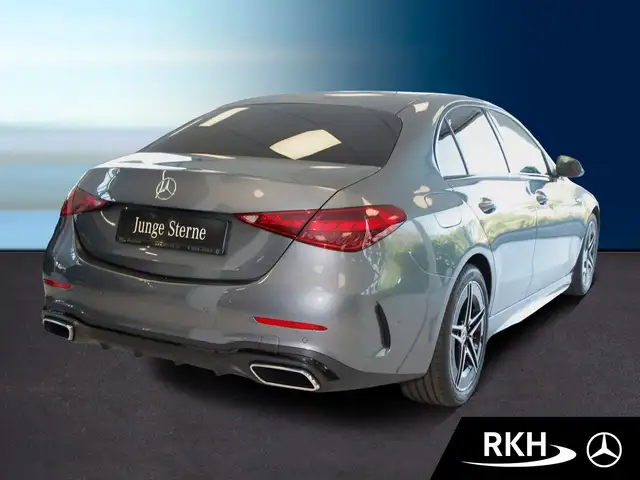 Mercedes-Benz C-Class view 3