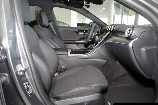 Mercedes-Benz C-Class view 6