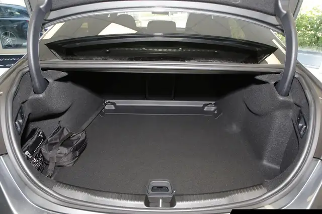 Mercedes-Benz C-Class view 15