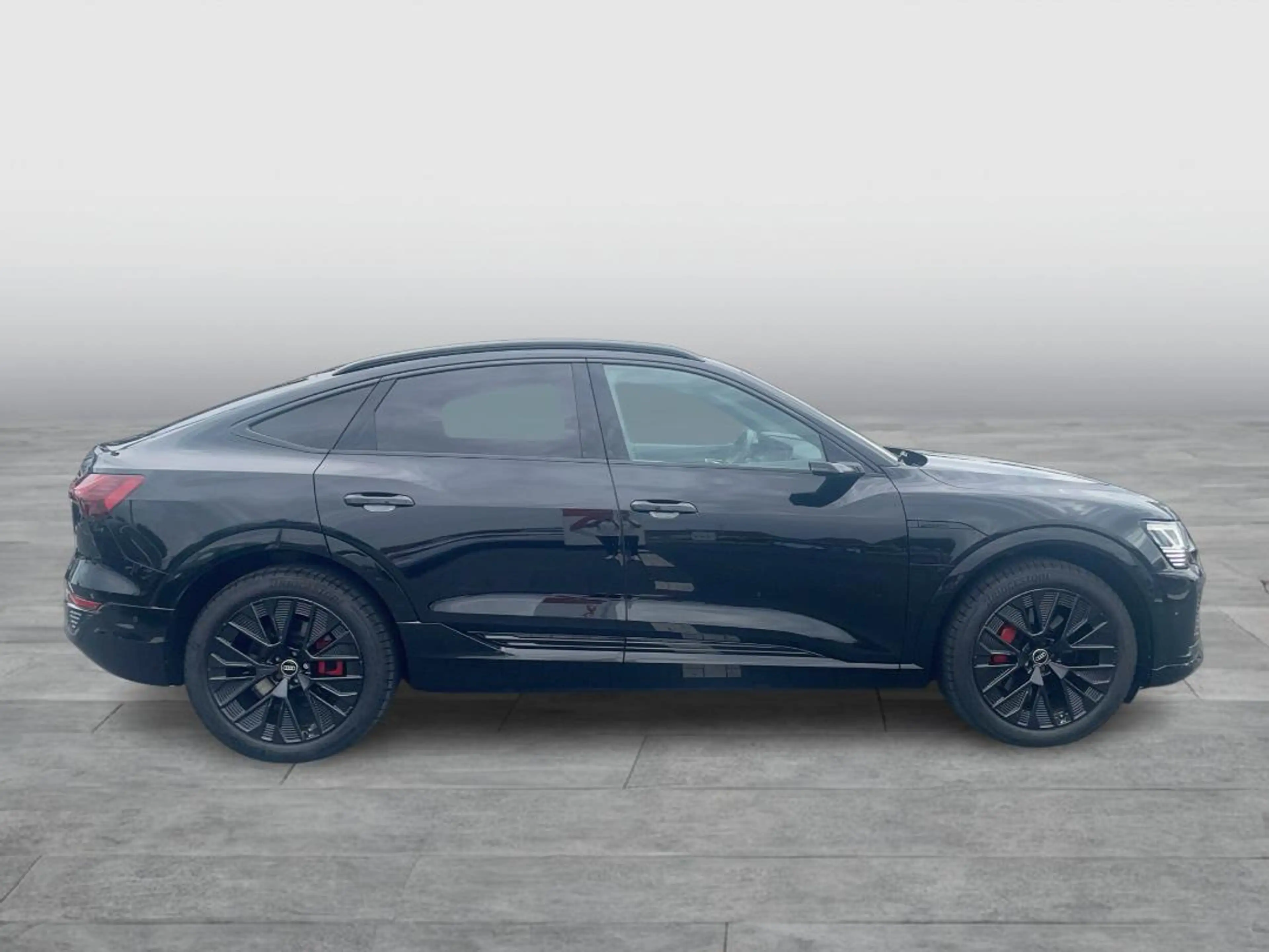 Audi Q8 e-tron S line 55QUATTRO|HuD|BLACK|PANO|MATRIX|360° — photo 6