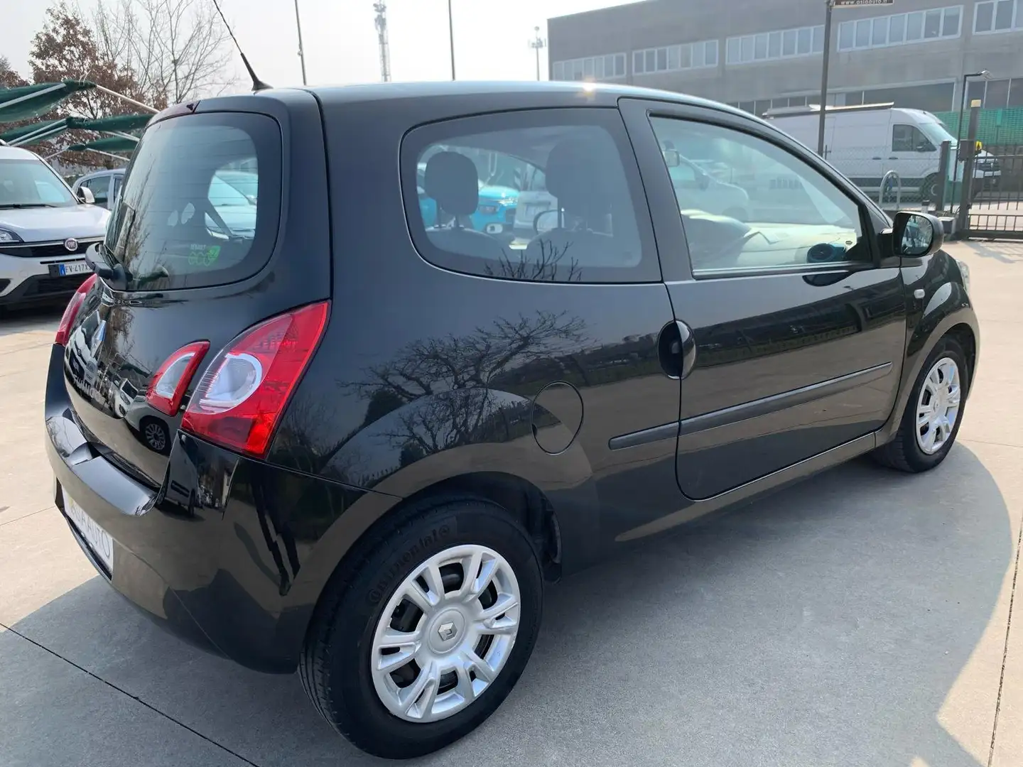 Renault Twingo 1.2 UNICO-PR. NEO-PATENTATI Nero - 2