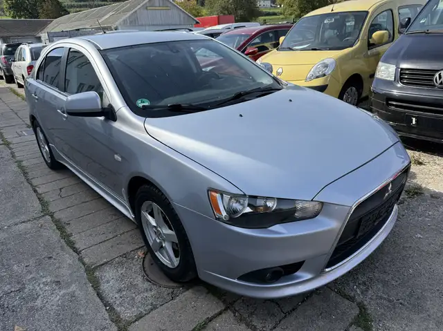 Mitsubishi Lancer Intense Fließheck