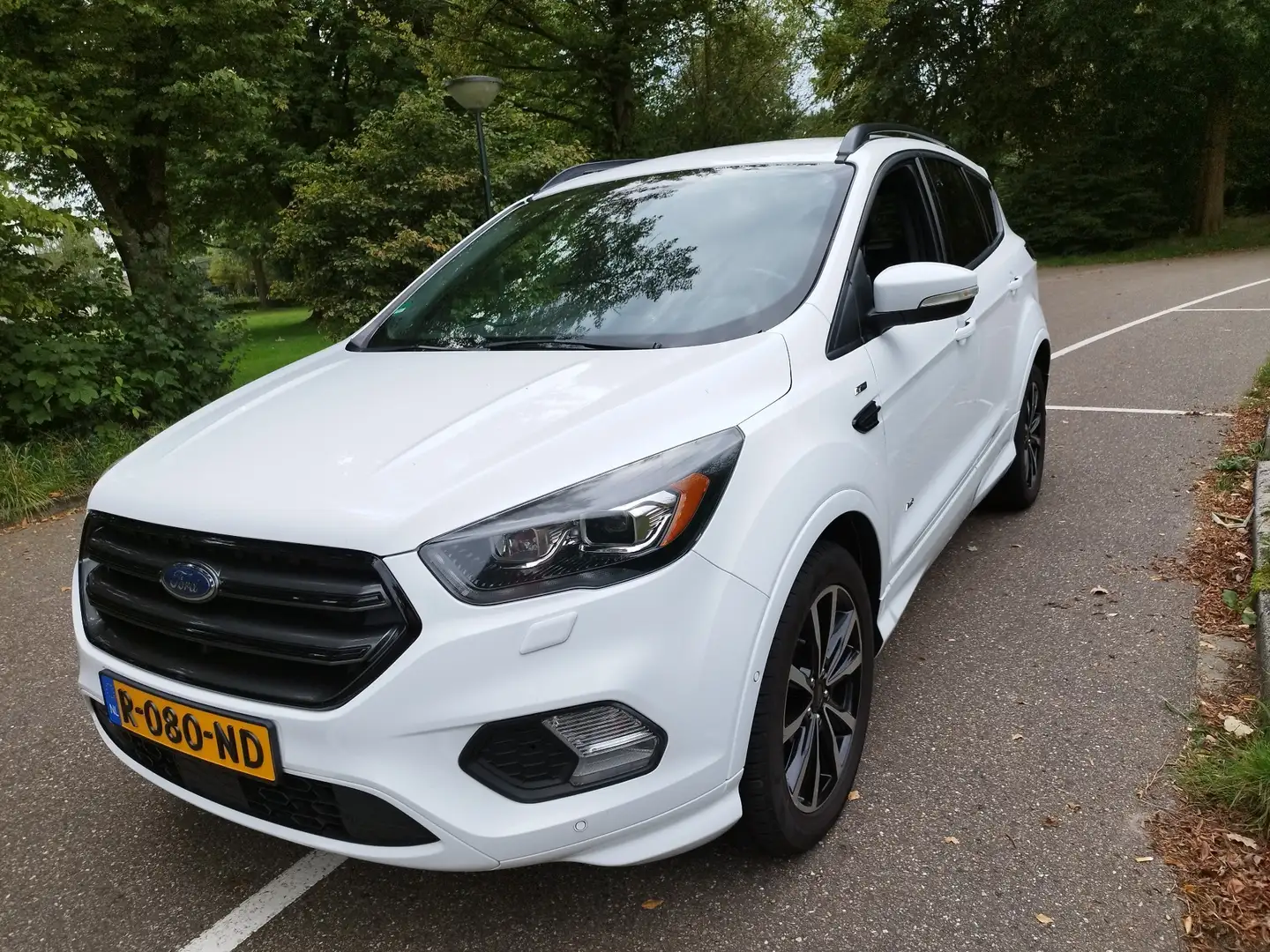 Ford Kuga 1.5 EcoBoost 4x4 Aut. ST-Line Wit - 1