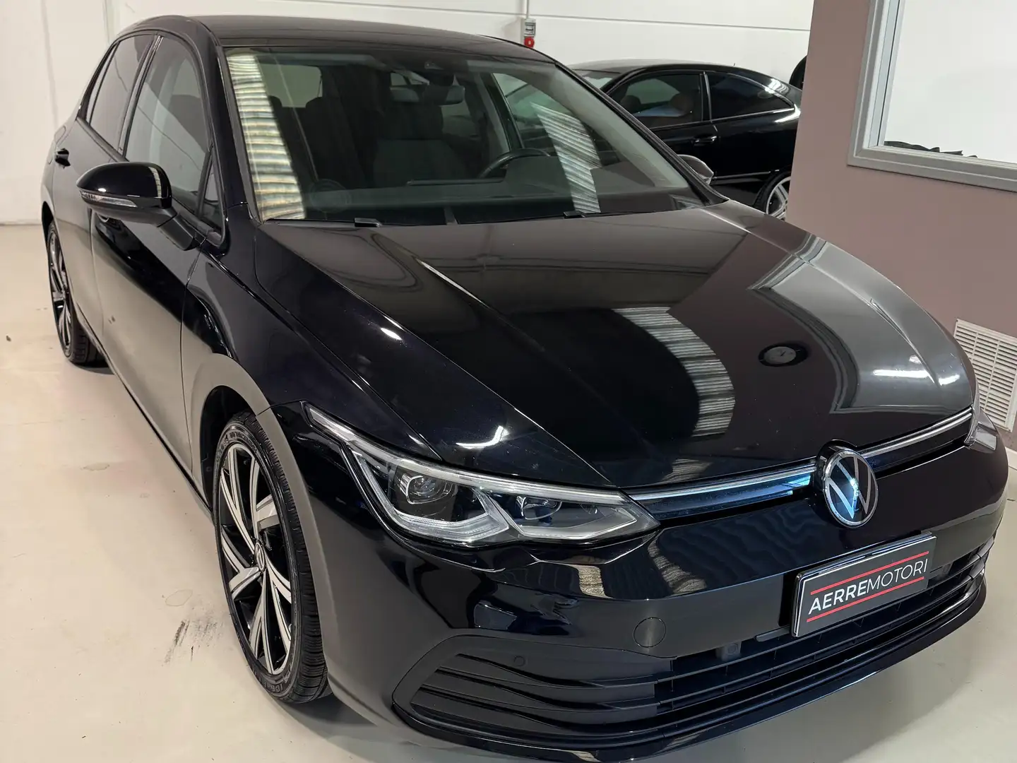 Volkswagen Golf Golf VIII 1.0 etsi Life 110cv DSG Tetto Apribile Noir - 2