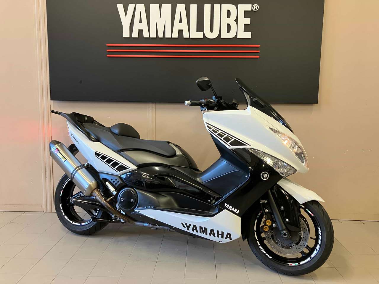 Yamaha TMAX 500 AKRAPOVIC