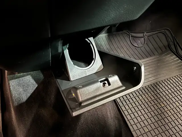 Volkswagen Multivan view 18