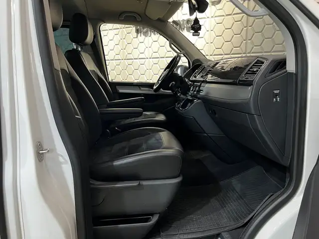 Volkswagen Multivan view 23