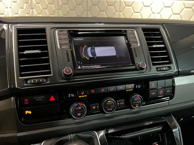 Volkswagen Multivan view 16