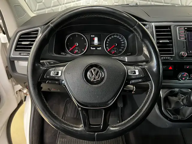 Volkswagen Multivan view 14