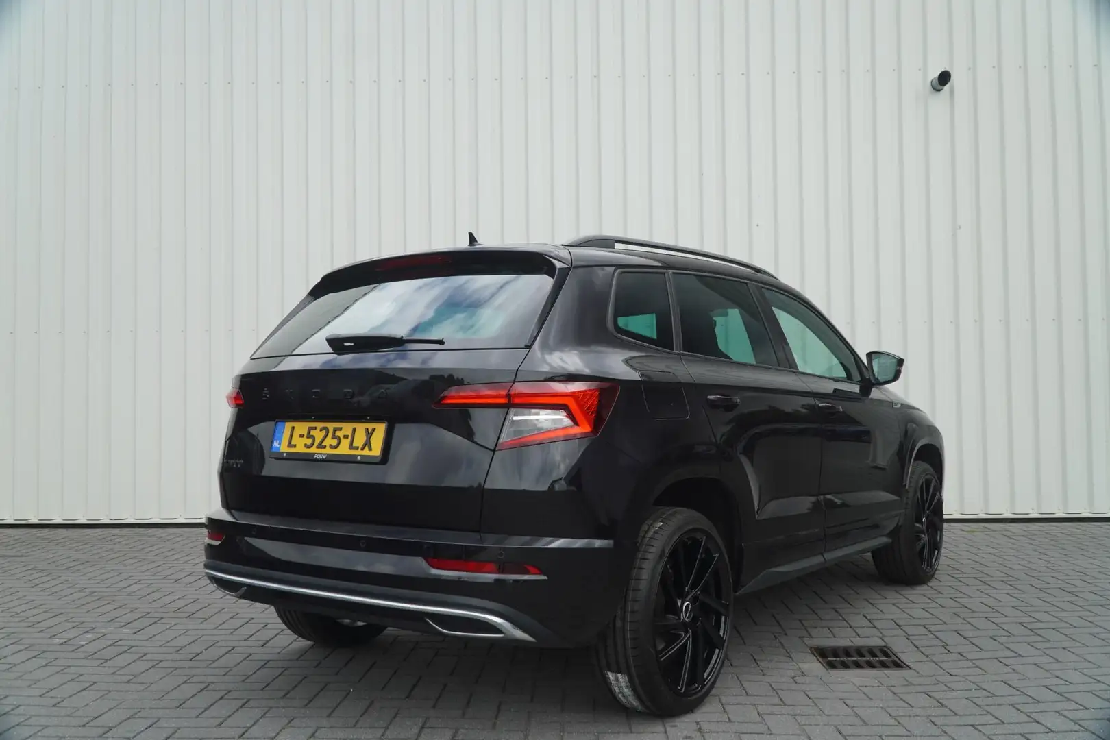 Skoda Karoq 1.5 TSI 150pk DSG ACT Sportline Business | Nieuwe Schwarz - 2