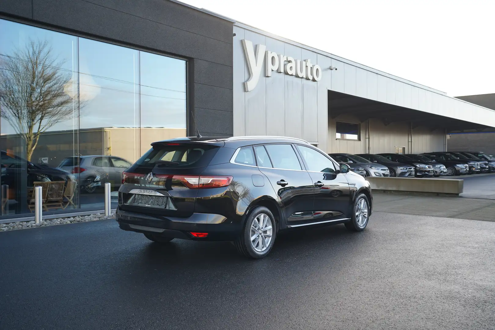 Renault Megane Megane Grandtour 1.5dCi 110 Cruise DAB PDC Navi Schwarz - 2